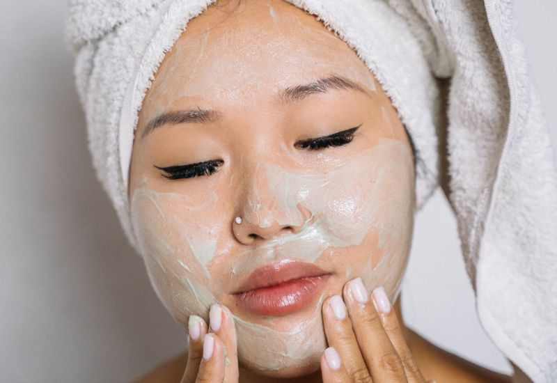 na rotina de skincare a hidratação da pele é essencial para mantê-la saudável, protegida e com aparência jovem.
