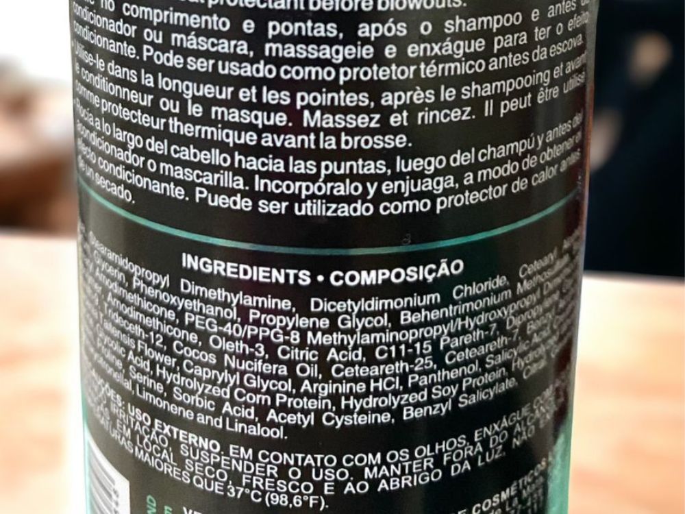 O Uso Obrigatório Truss é um produto que contém em sua fórmula ativos como a creatina e a queratina, que ajudam a reconstruir a fibra capilar, devolvendo a força e a resistência aos fios. Além disso, o produto também conta com proteínas e aminoácidos que ajudam a hidratar e nutrir os cabelos, deixando-os mais macios e brilhantes.